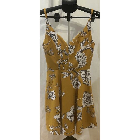 NWT Midnight Doll Floral Fit & Flare Mini Sundress Junior's size 3 - Picture 1 of 3